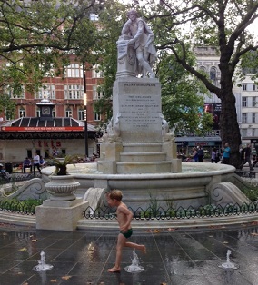 Kids in London – Where to get wet and other (free) fun image