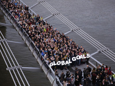2000 take to Millennium Bridge for Global Goals image