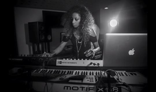 Masterclass Session From Hannah V London's Top Session Pianist & Producer image