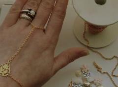 Use It Up Wear It Out - Embelished Hand Chain Workshop image