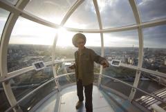Coca-Cola London Eye celebrates iconic ‘adopted Londoners’ as 32 Londoners returns image