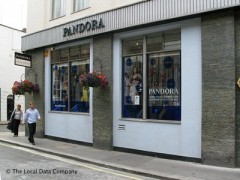 piano Maniobra ponerse en cuclillas Pandora, 16-22 Cheval Place, London - Dress Agencies near Knightsbridge  Tube Station