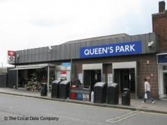 Queen's Park Underground Station image