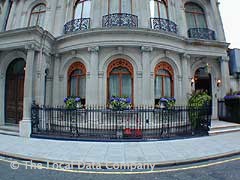 Les Ambassadeurs image
