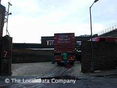 Ward Thomas image