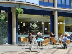 Shades Piazza image