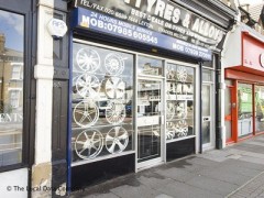 B 1 Tyres & Alloys image