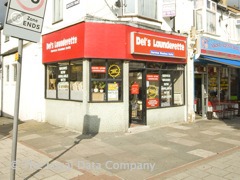 Del's Launderette image
