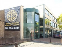 Gold's Gym image