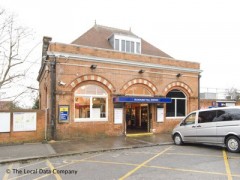 Buckhurst Hill Station image