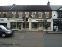 Holmes & Daughters image