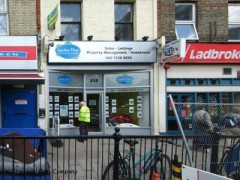 London Move image