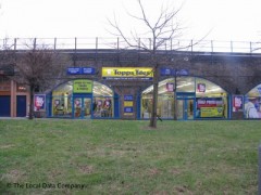 Topps Tiles image
