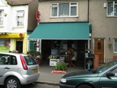 Pet & Garden Suplies image