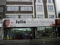 Julia Knows beauty image