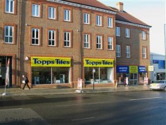 Topps Tiles image