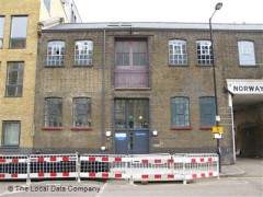 De Beauvoir Surgery image