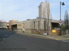 3 Corners image