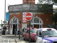 Harrow & Wealdstone Overground Station image