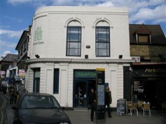 Robert Dyas image