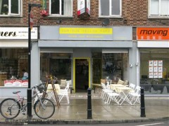 Curious Yellow Kafe' image