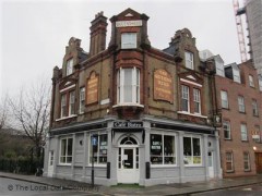 Queens Head image