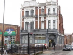 Tesco Express image
