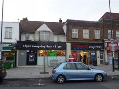 Tesco Express image