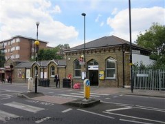 Stamford Hill Station image