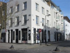 Yve London image