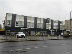 Topps Tiles image