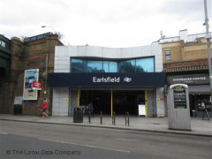 Earlsfield Station image