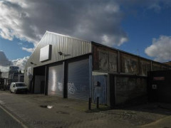 Universal Tyres image