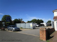 Universal Tyres image