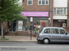 E & L Nails & Beauty image
