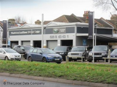 Land Rover Service Centres image