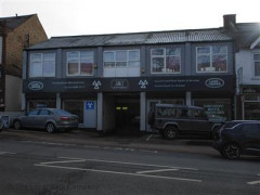 Land Rover Service Centres image