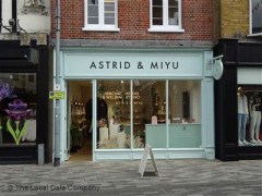 Astrid & Miyu image