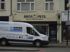 Bros Pets image