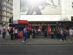 London Souvenir Shop image