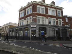 Tesco Express image