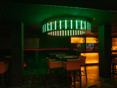 Baron Lounge image