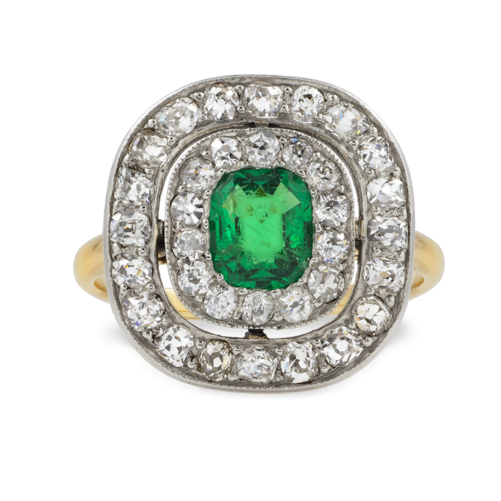 An Emerald and Diamond Double-cluster Ring