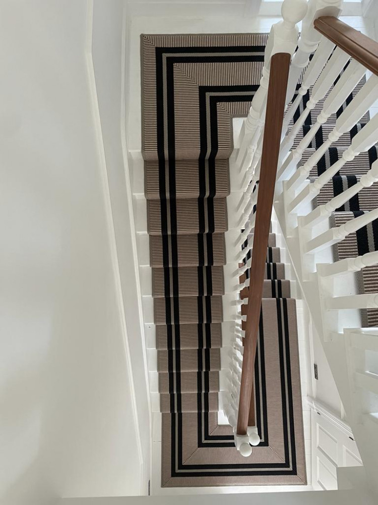 B & R Carpet Co image