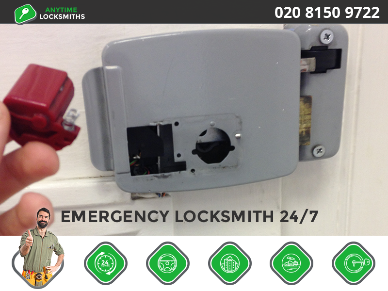 lockout assistance Croydon locksmith