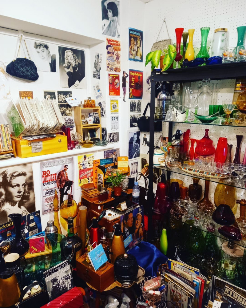 Inside Dream Retro vintage shop #vintageshop