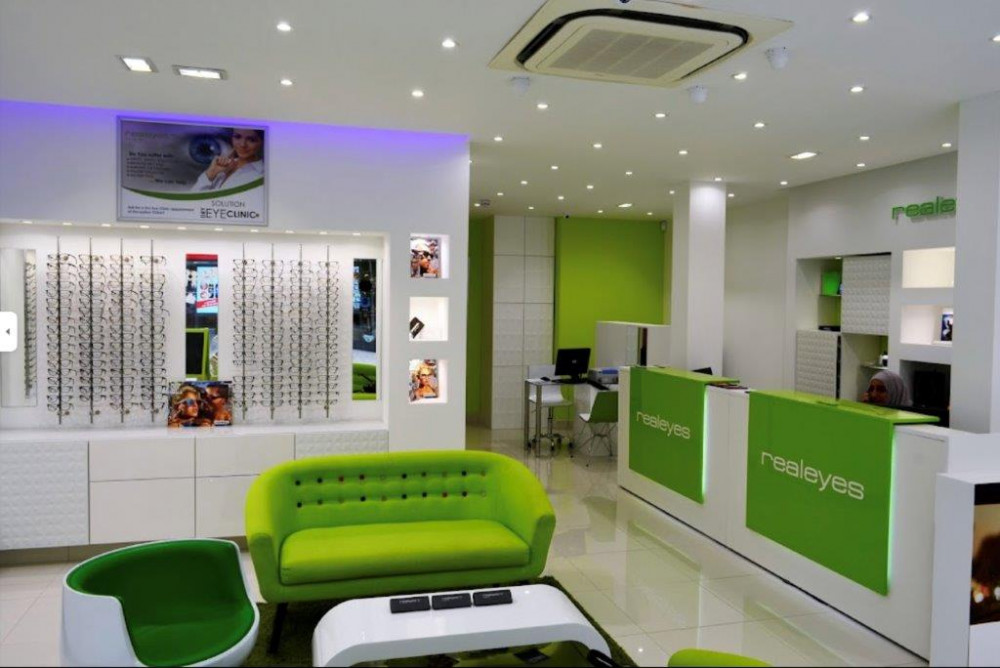 Realeyes Opticians and Audiologists Picture