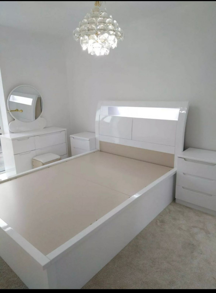Top Beds & Furniture image