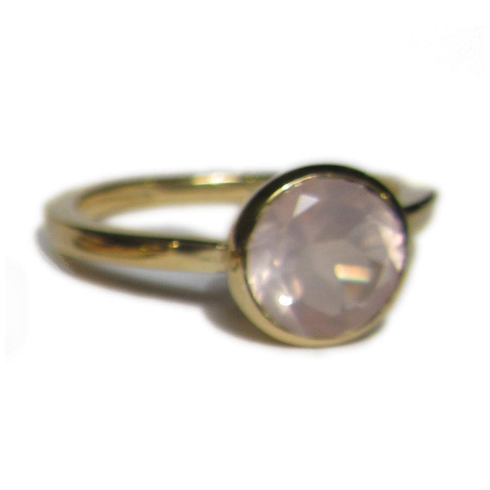 rose quartz cocktail ring in 18ct gold
