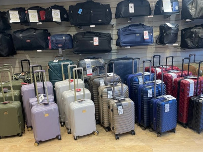 Walthamstow bag and luggage shop image